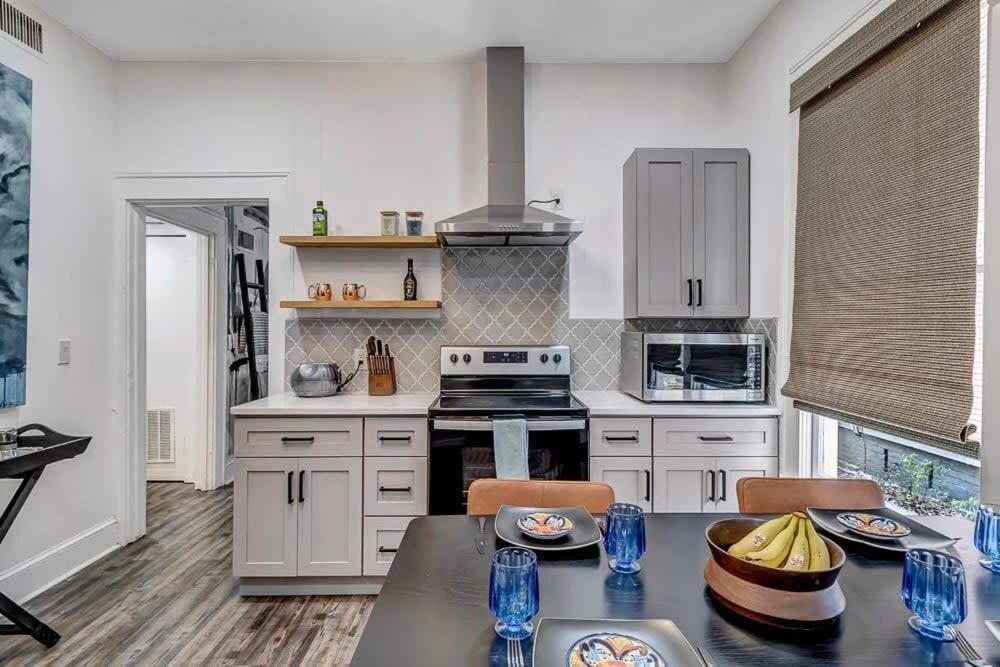 Contemporary Apartment - 5 Min To Tiaa Bank Field! Jacksonville Exteriör bild